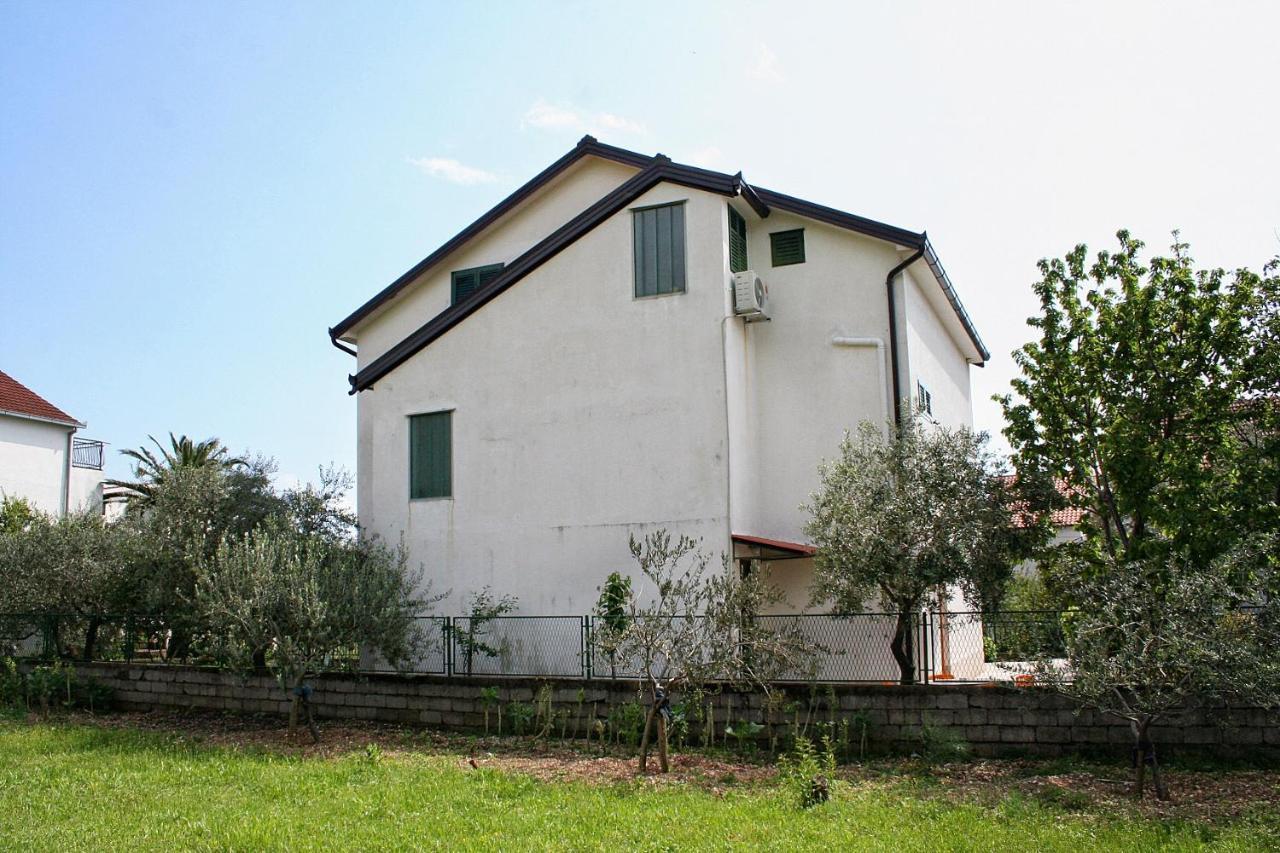 Apartments And Rooms By The Sea Zaostrog, Makarska - 2661 Bagian luar foto